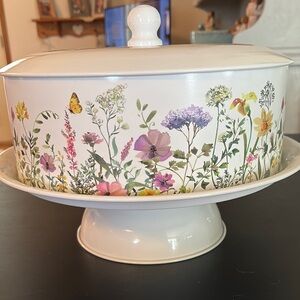 Beautiful cake plate